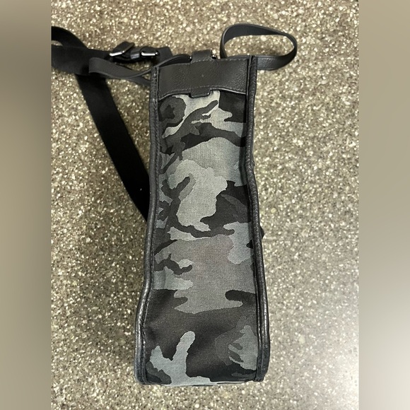 Lululemon Now And Always Tote Mini 8L Leather Camo Gym Travel Crossbody Bag - Picture 7 of 16